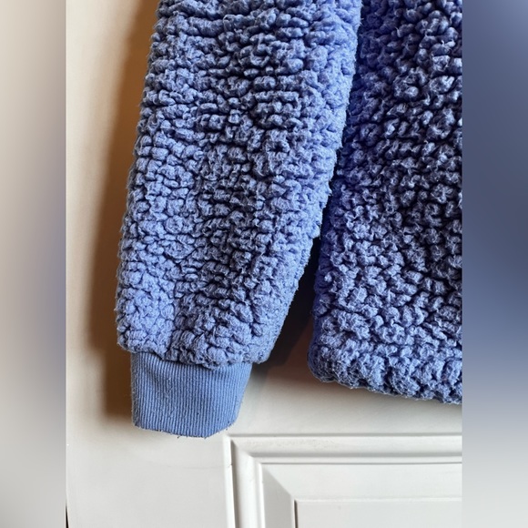 Blue Sherpa Pullover - Picture 4 of 9
